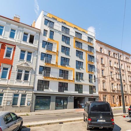 Brand New Two Room Apartment #34 With Free Secure Parking In The Center Prag Eksteriør billede