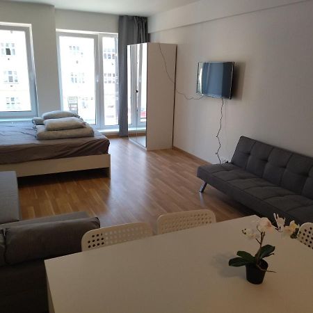 Brand New Two Room Apartment #34 With Free Secure Parking In The Center Prag Eksteriør billede
