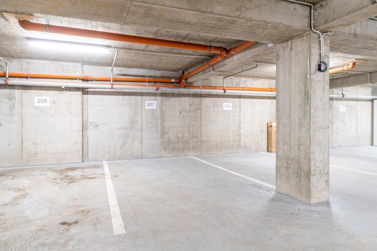 Brand New Two Room Apartment #34 With Free Secure Parking In The Center Prag Eksteriør billede