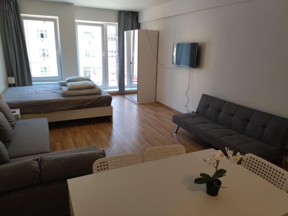 Brand New Two Room Apartment #34 With Free Secure Parking In The Center Prag Eksteriør billede